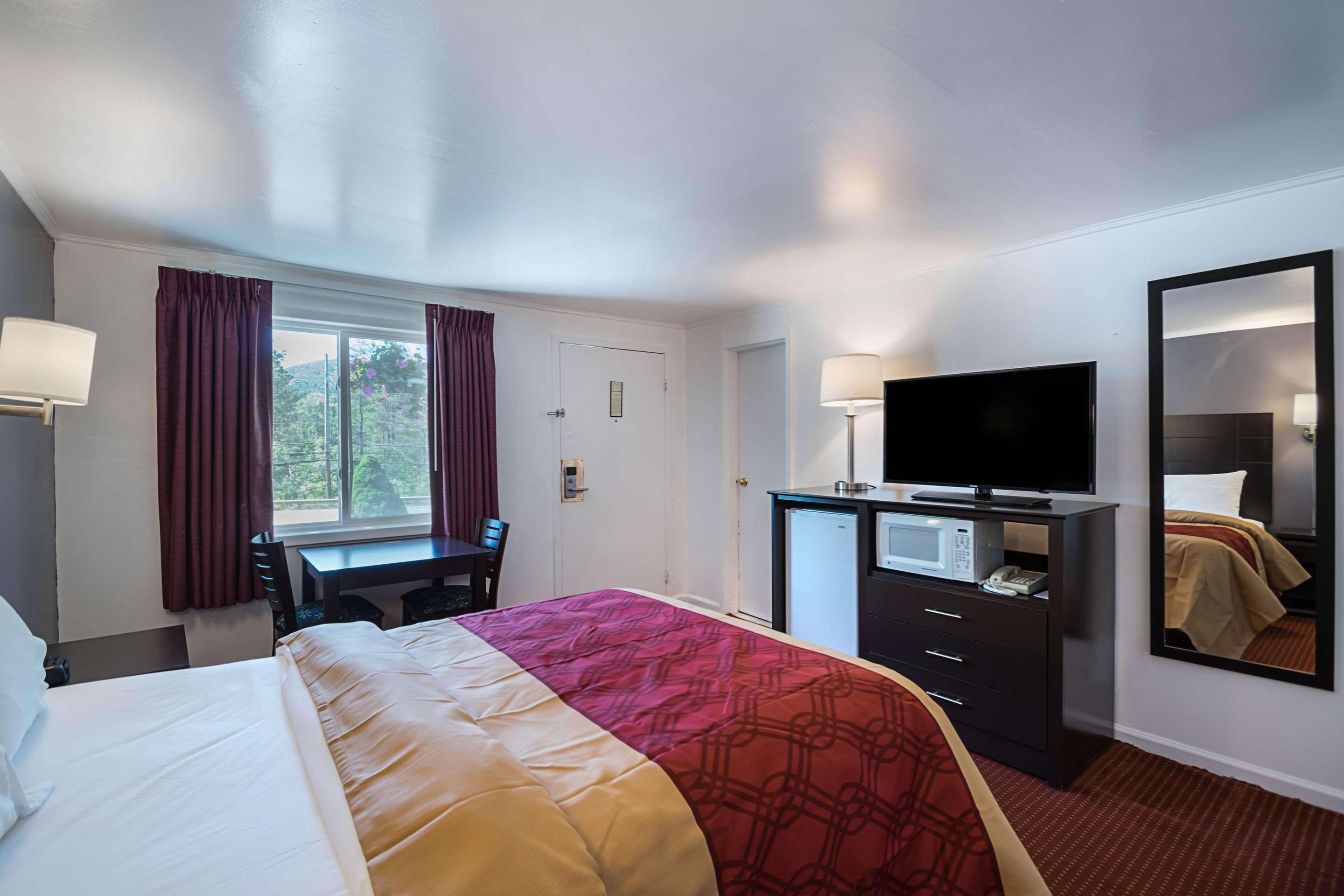 Econo Lodge Lee - Great Barrington Zewnętrze zdjęcie