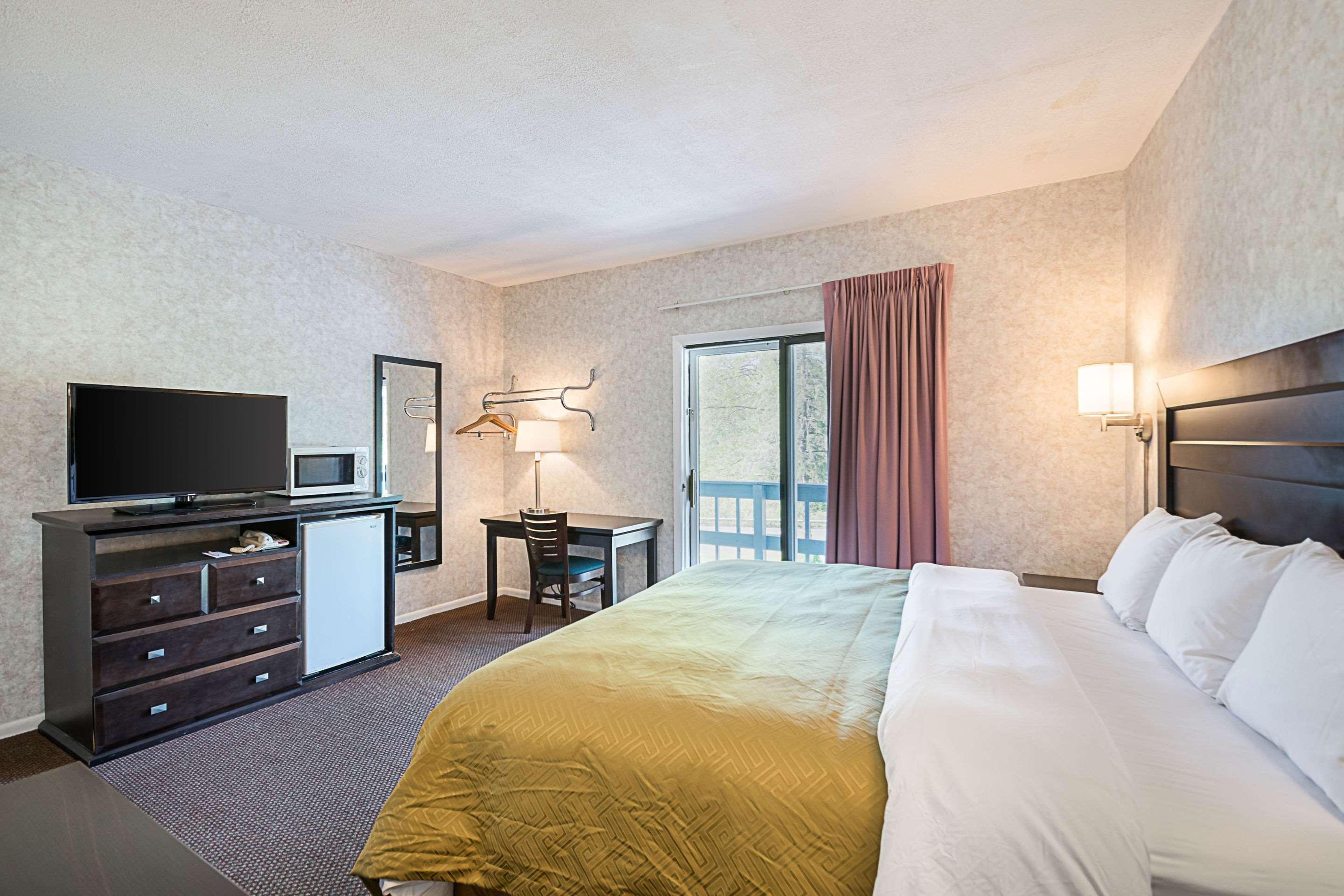 Econo Lodge Lee - Great Barrington Zewnętrze zdjęcie