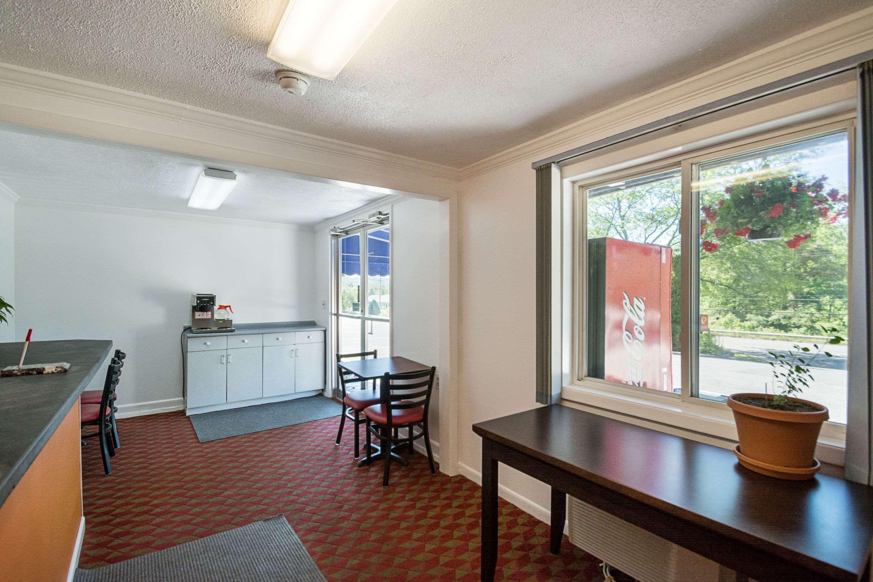 Econo Lodge Lee - Great Barrington Zewnętrze zdjęcie