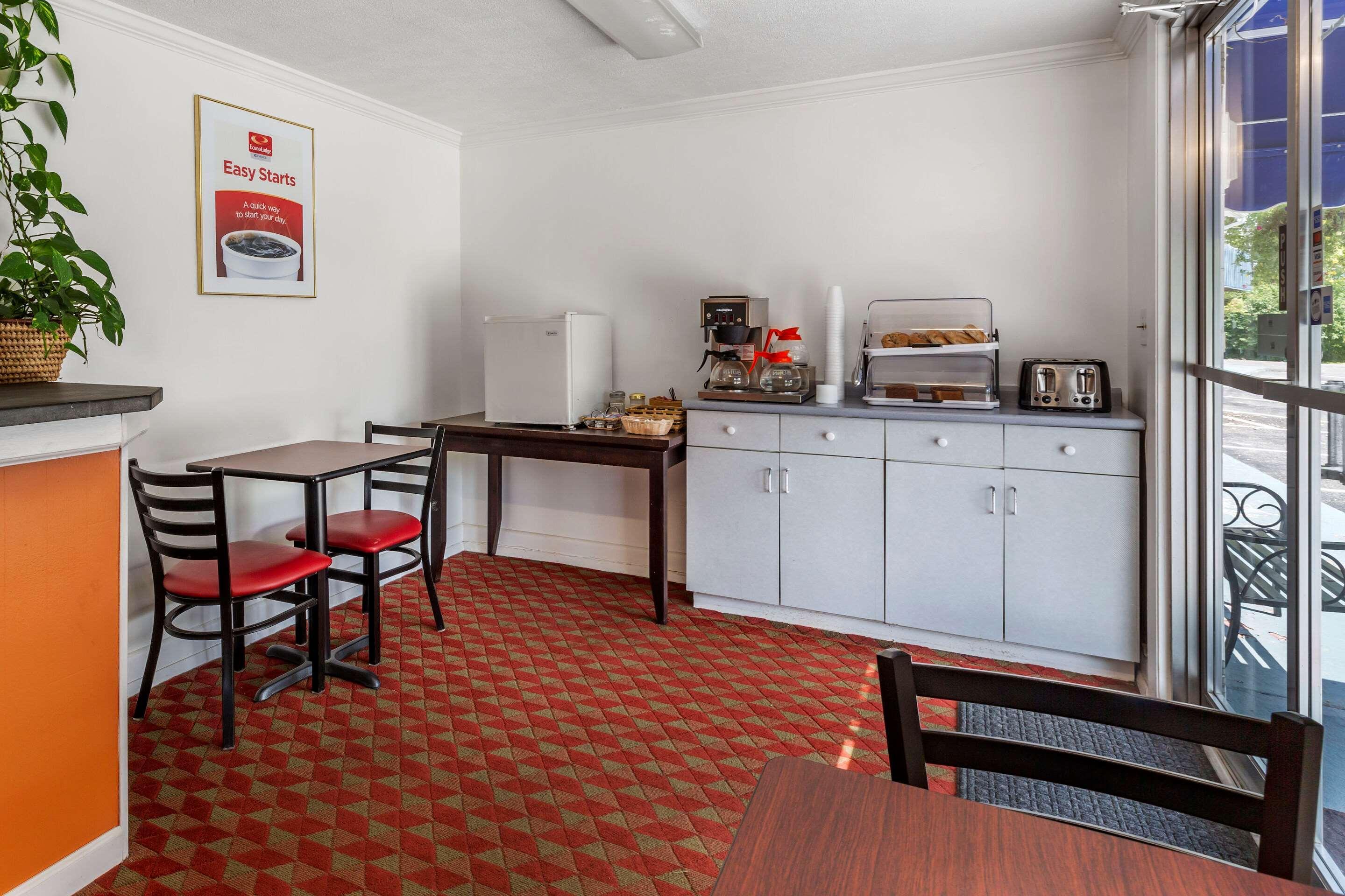Econo Lodge Lee - Great Barrington Zewnętrze zdjęcie