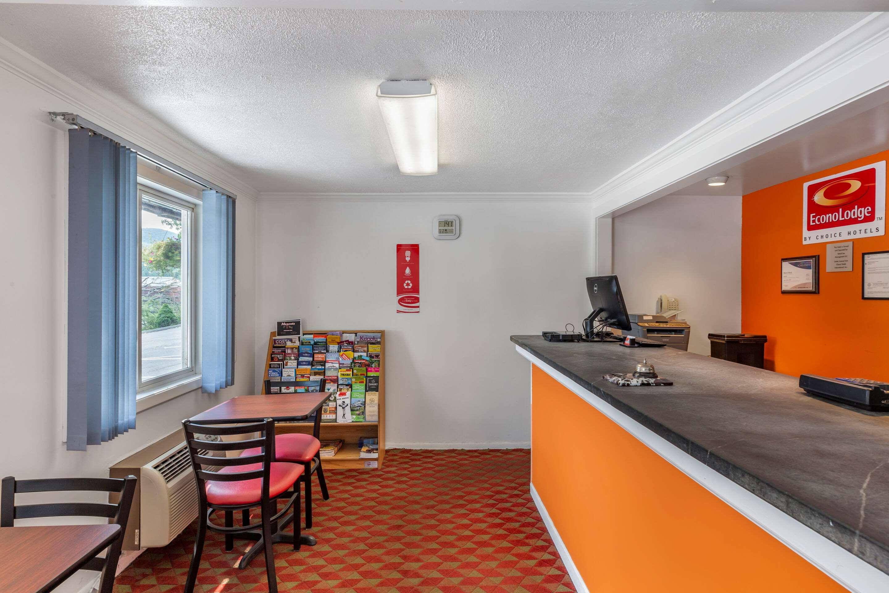 Econo Lodge Lee - Great Barrington Zewnętrze zdjęcie