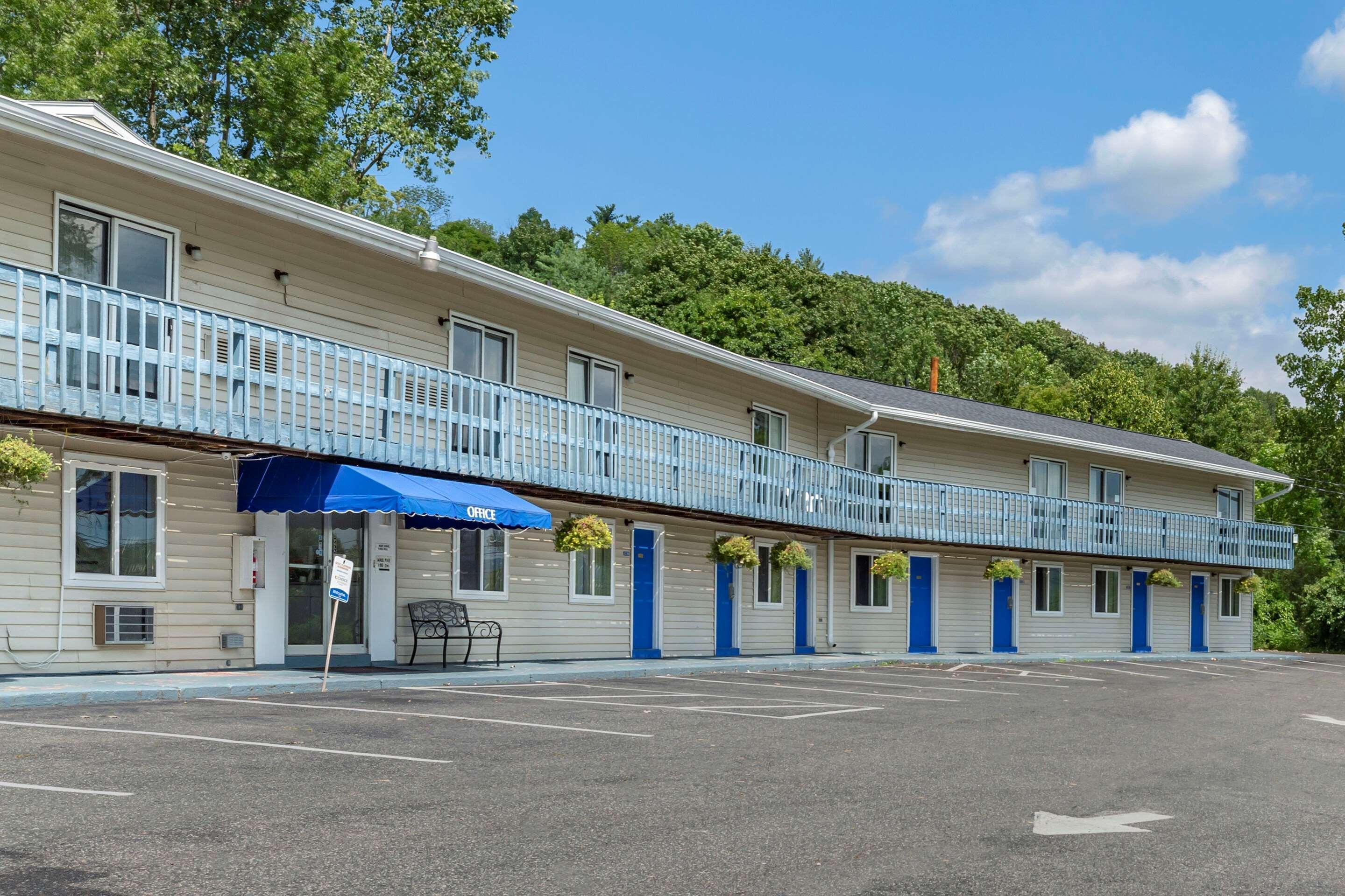 Econo Lodge Lee - Great Barrington Zewnętrze zdjęcie