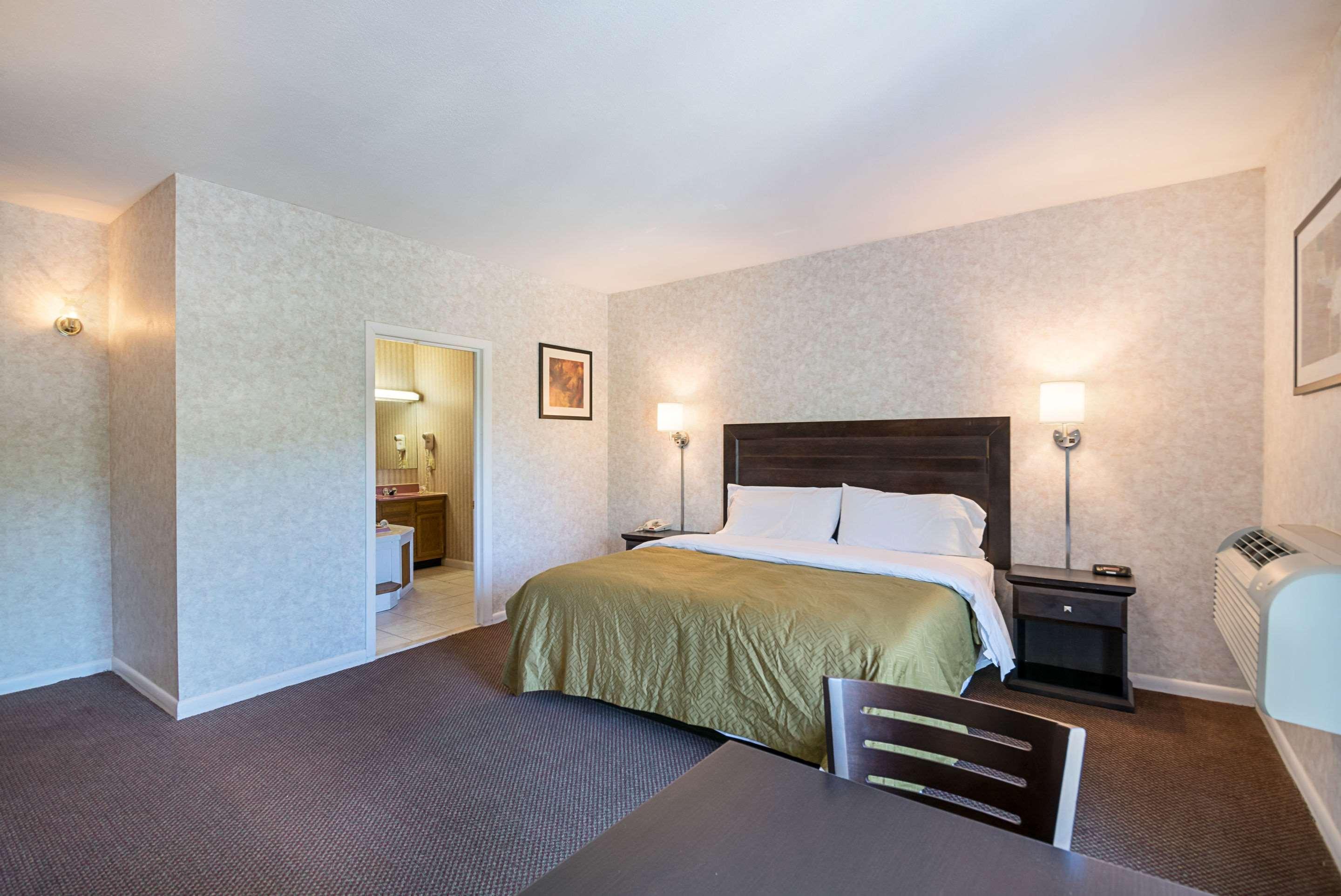 Econo Lodge Lee - Great Barrington Zewnętrze zdjęcie