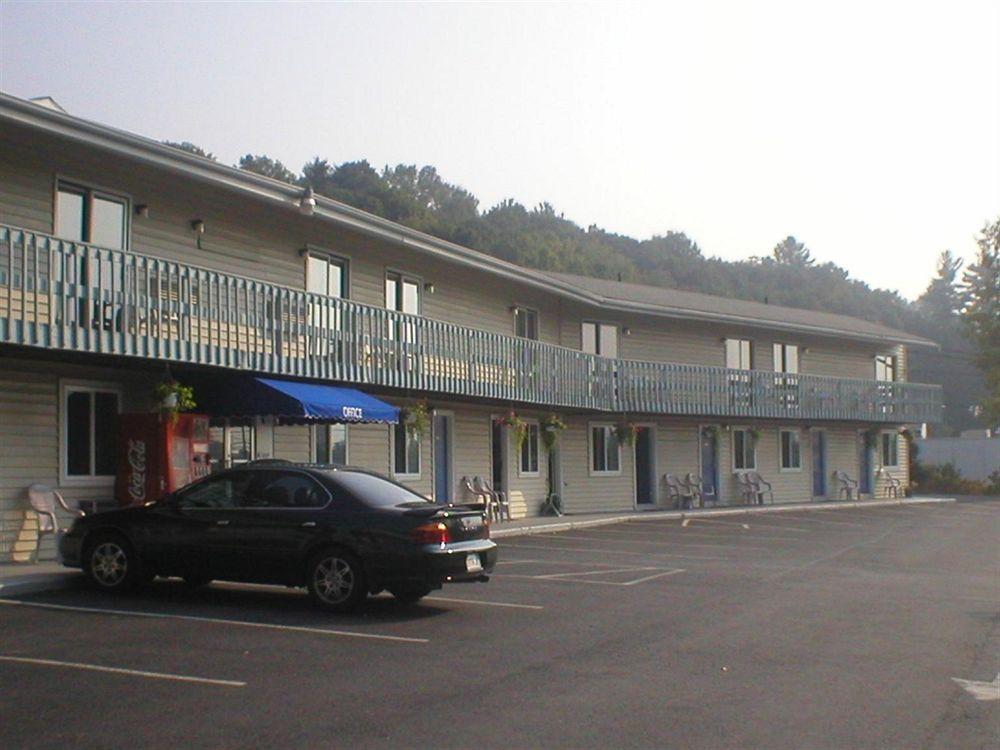 Econo Lodge Lee - Great Barrington Zewnętrze zdjęcie
