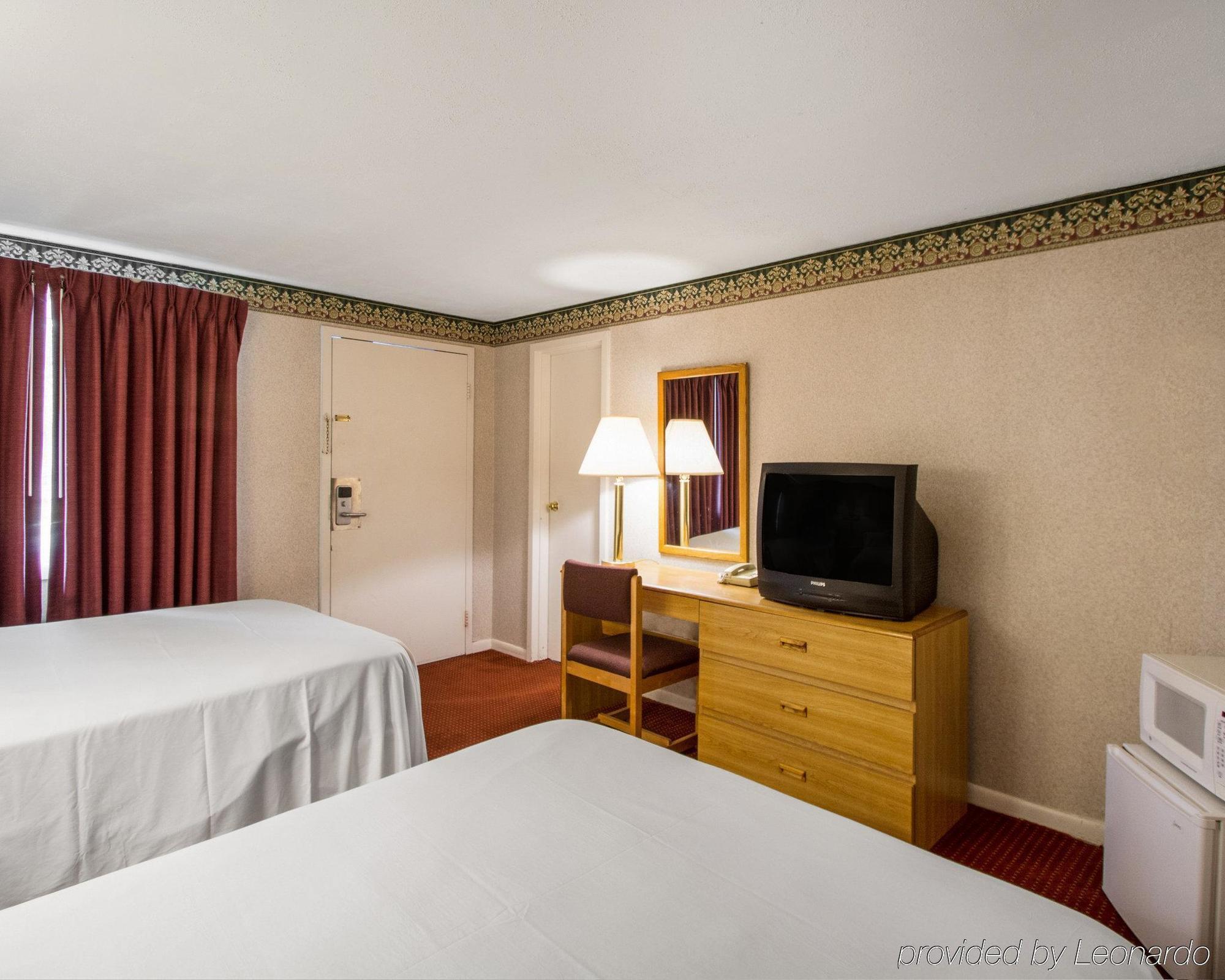 Econo Lodge Lee - Great Barrington Zewnętrze zdjęcie