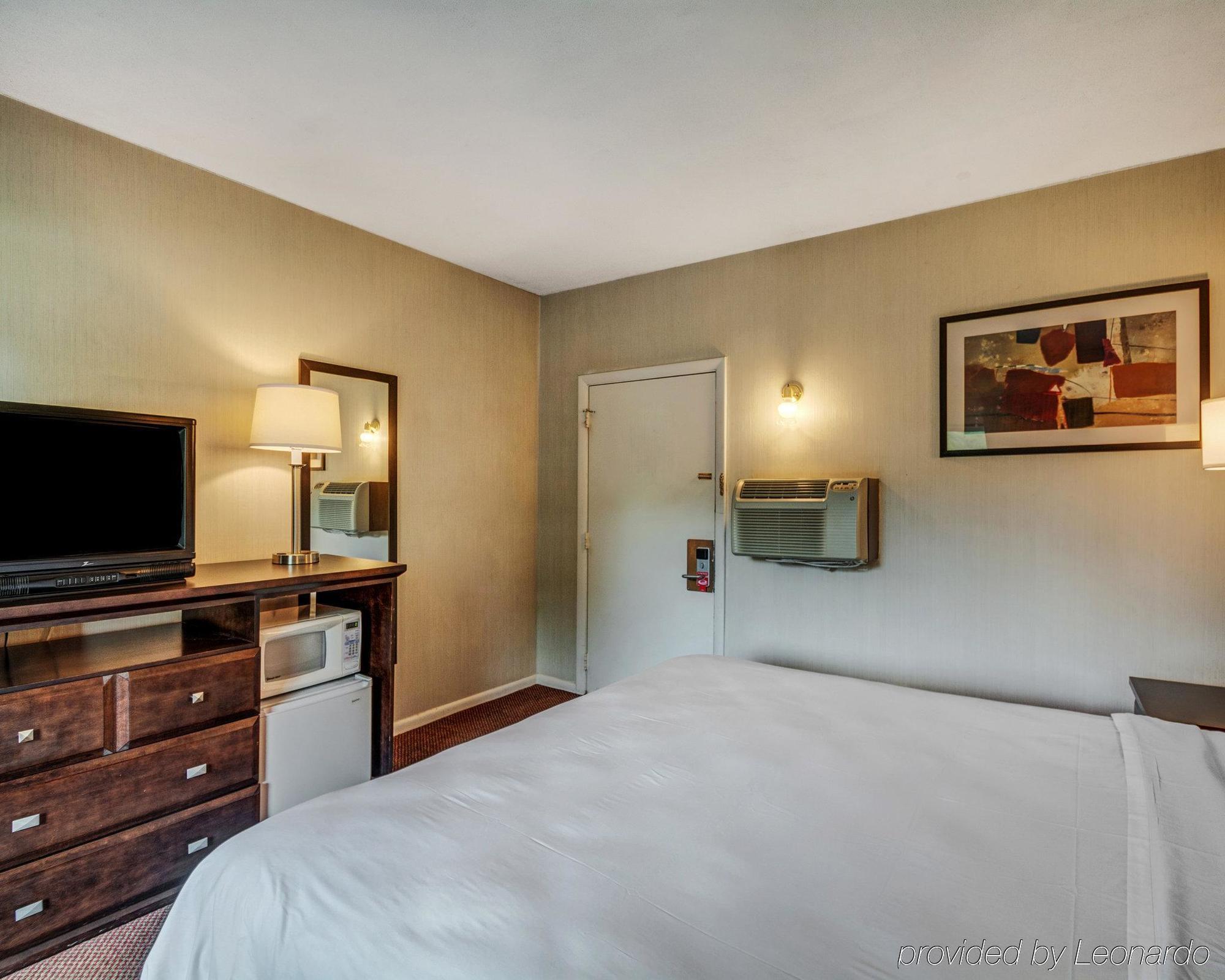 Econo Lodge Lee - Great Barrington Zewnętrze zdjęcie