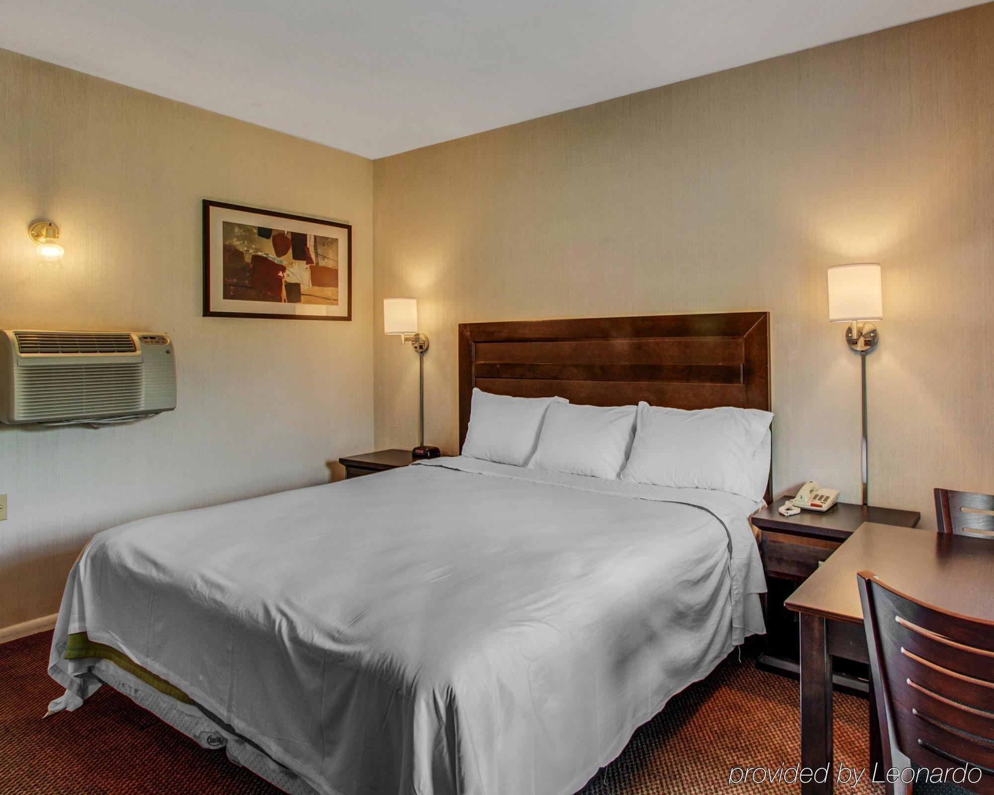 Econo Lodge Lee - Great Barrington Zewnętrze zdjęcie