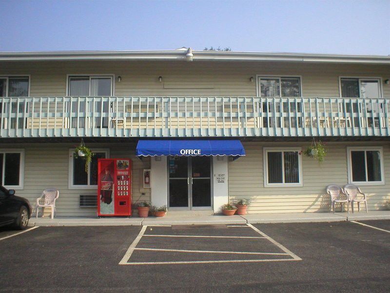 Econo Lodge Lee - Great Barrington Zewnętrze zdjęcie